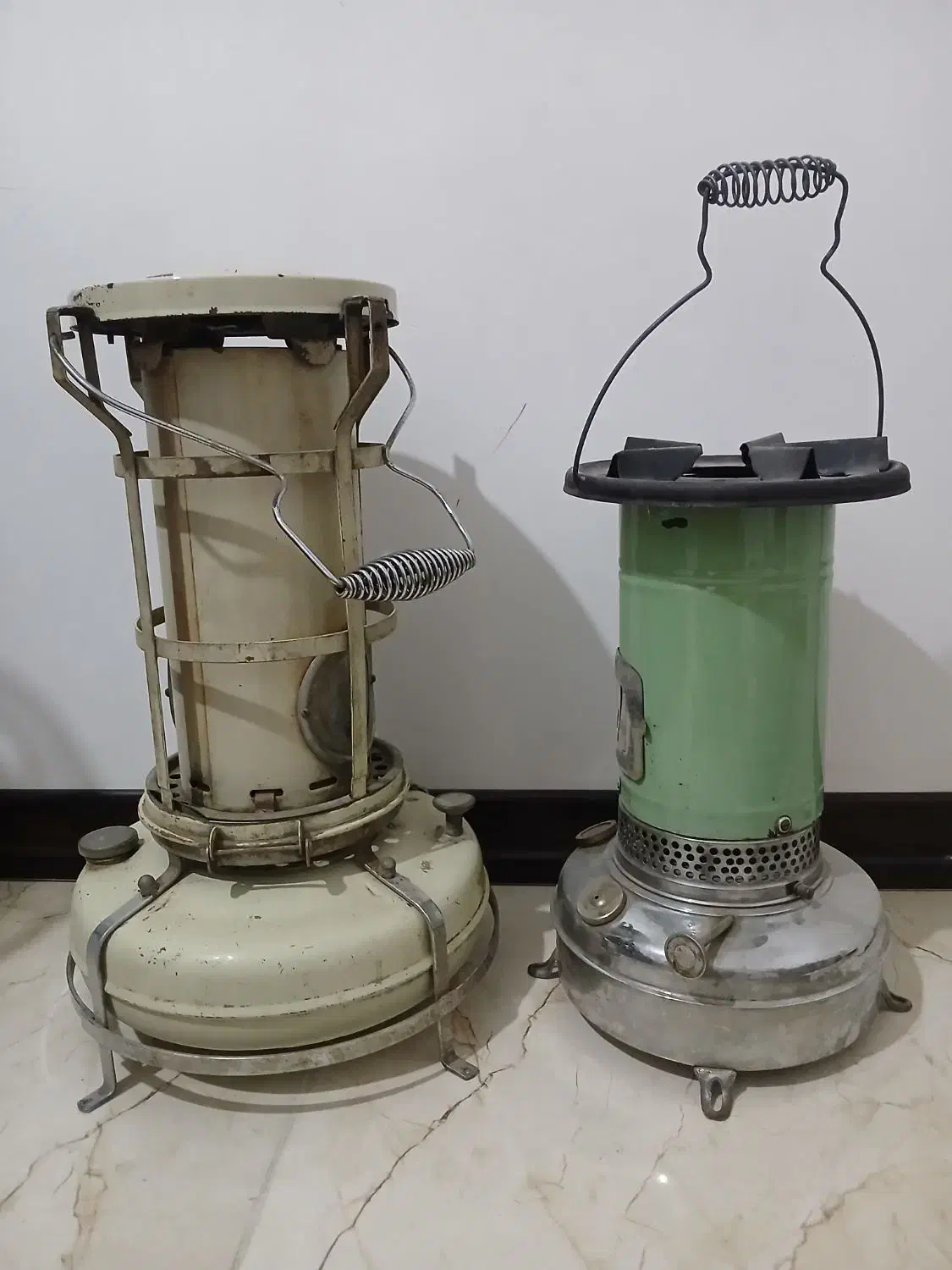 دوعددبخاری نفتی مخزن برنجی قدیمی و سالم و درحد|کلکسیون اشیاء عتیقه|اصفهان, آفاران|دیوار