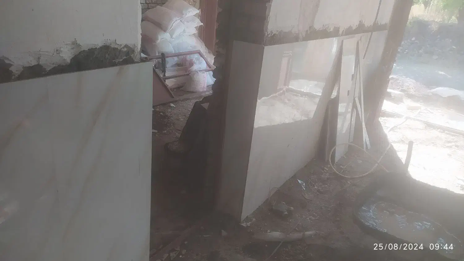 کاشی کاری سرامیک درخدمتم|خدمات پیشه و مهارت|بم, |دیوار