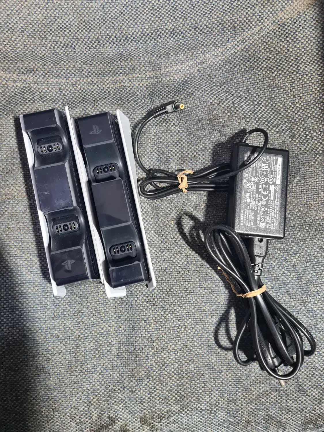 شارژر دسته ps5درحد آک|کنسول، بازی ویدئویی و آنلاین|دیلم, |دیوار