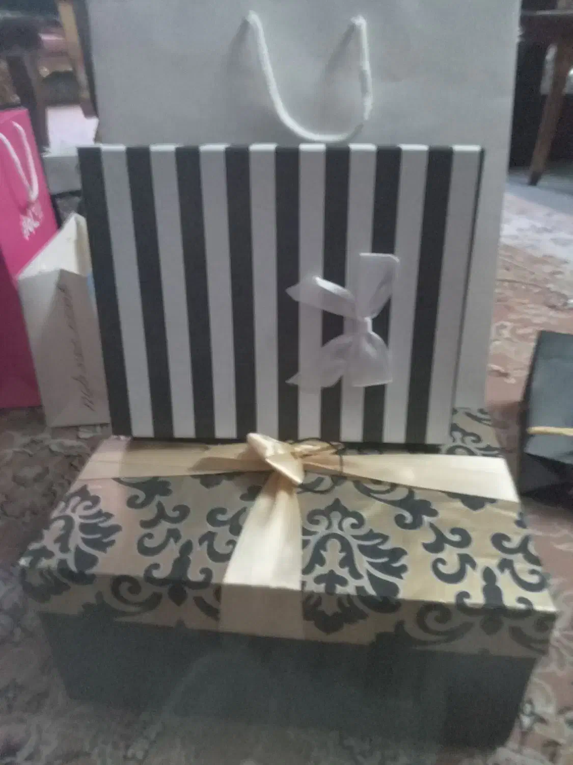 مقداری پاکت کادو|لوازم التحریر|تهران, مجیدآباد|دیوار