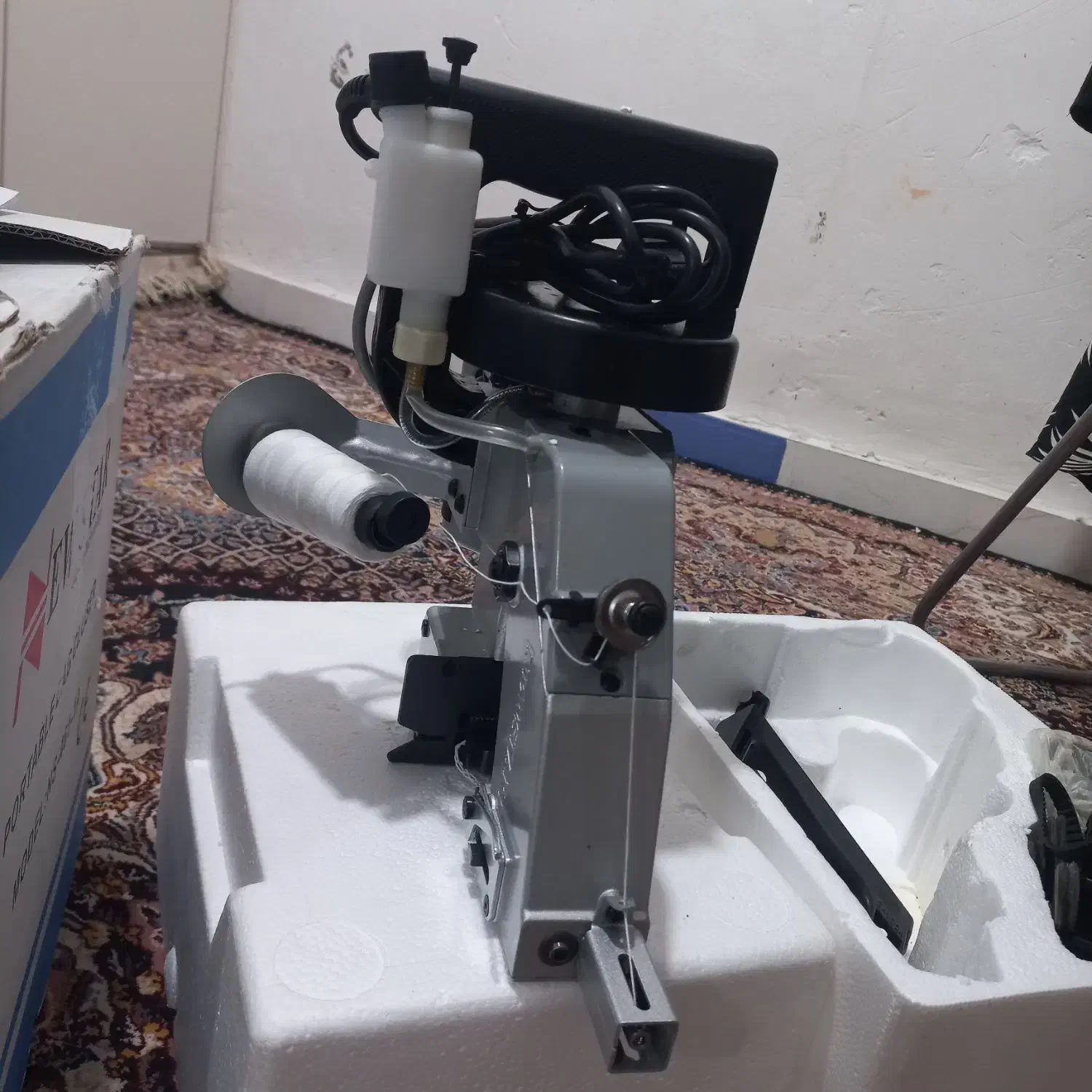 چرخ سر دوز کیسه|چرخ خیاطی و ریسندگی|ازنا, |دیوار