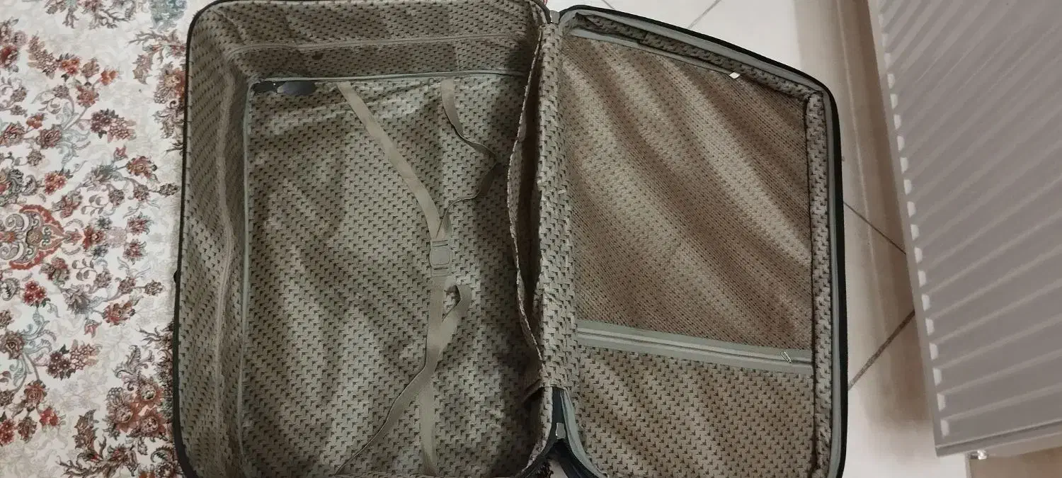 چمدان|کیف، کفش، کمربند|قم, فرهنگیان و شهربانی|دیوار