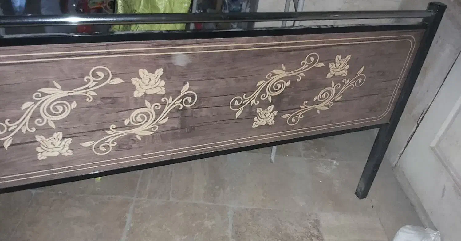 تخت فرفوژه ، پایه یخچال ، چراغ گازی پیک نیک|تخت و سرویس خواب|قم, باغ کرباسی|دیوار