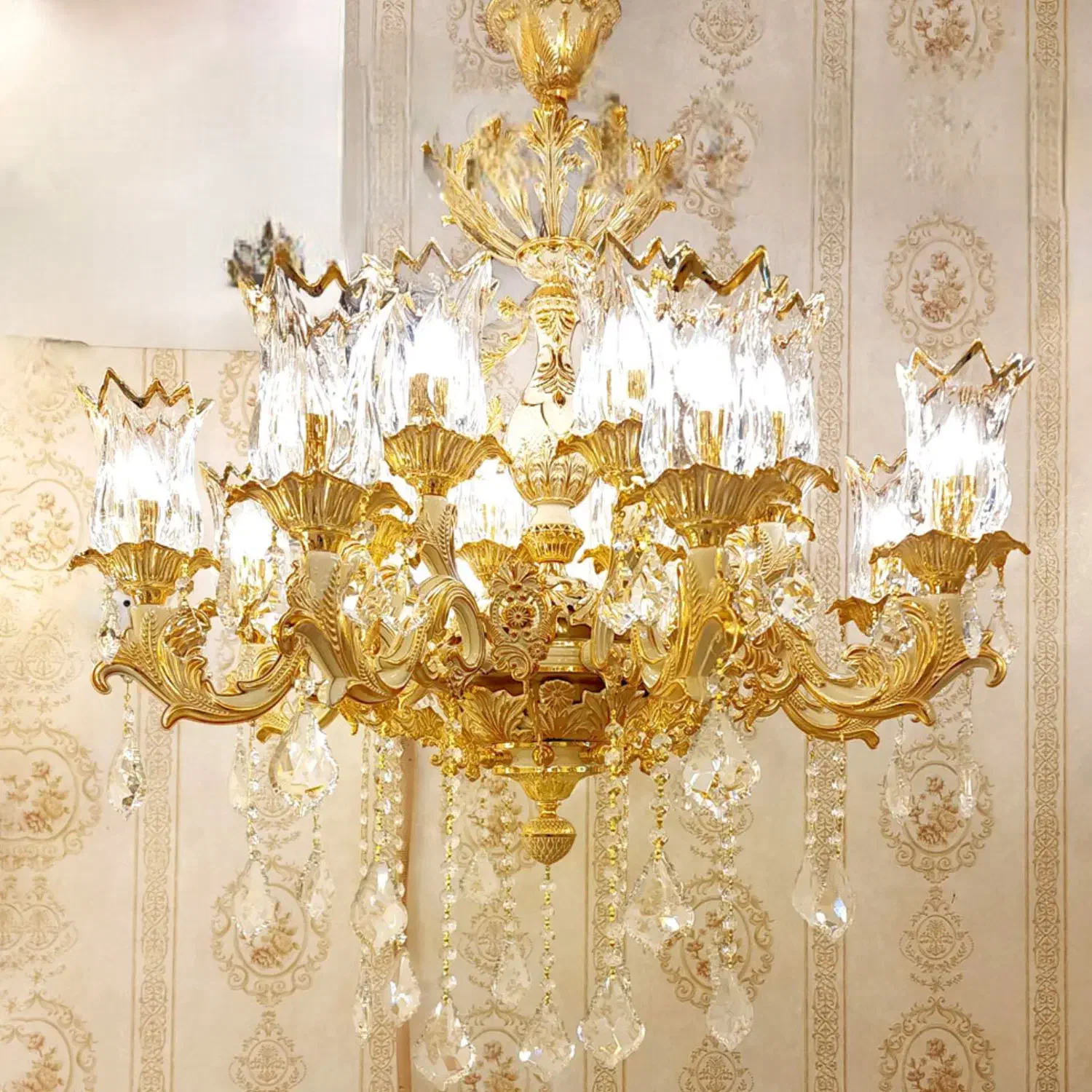 فروش شرایطی با چک به قیمت نقد ۱ض۷7۷7|لوستر و چراغ آویز|قم, قلعه کامکار|دیوار