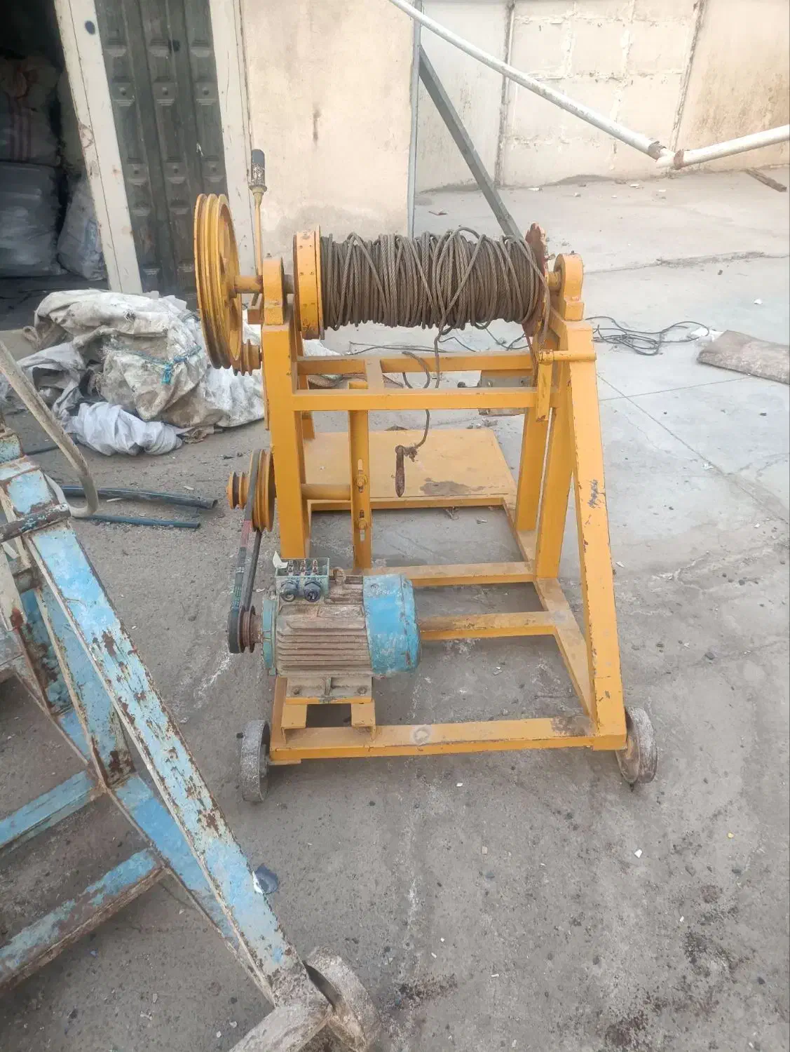 ابزار استوک صنعتی اره آتیشی .بالابر. میکسر|ابزارآلات|صفادشت, |دیوار