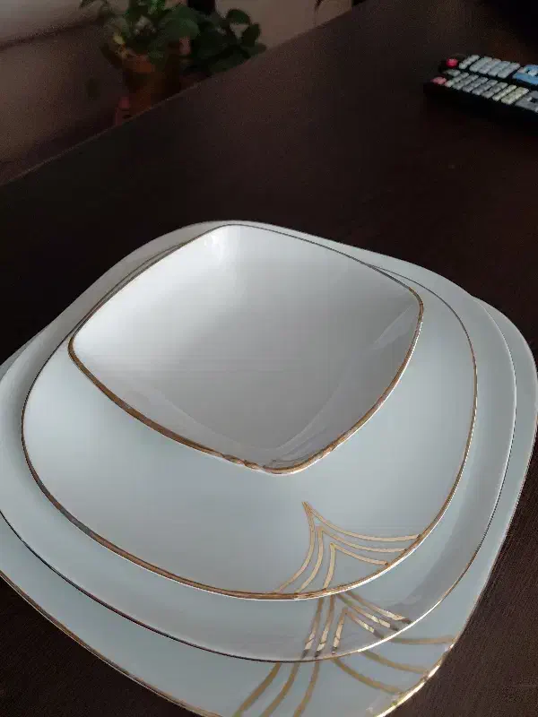 سرویس چینی ۶ نفره مقصود|ظروف سرو و پذیرایی|تهران, باغ فیض|دیوار