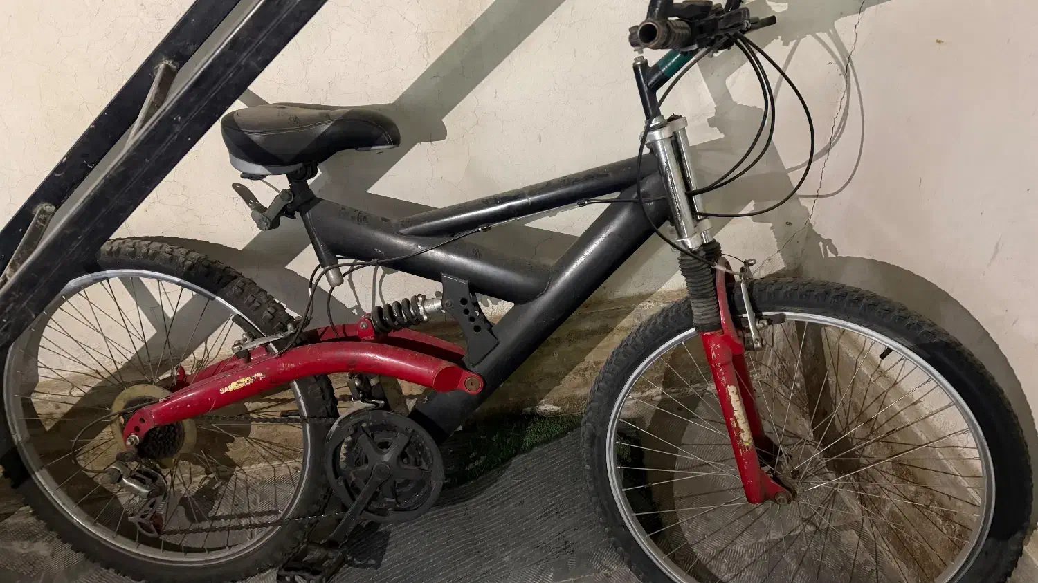 دوچرخه|دوچرخه، اسکیت، اسکوتر|چهارباغ, |دیوار