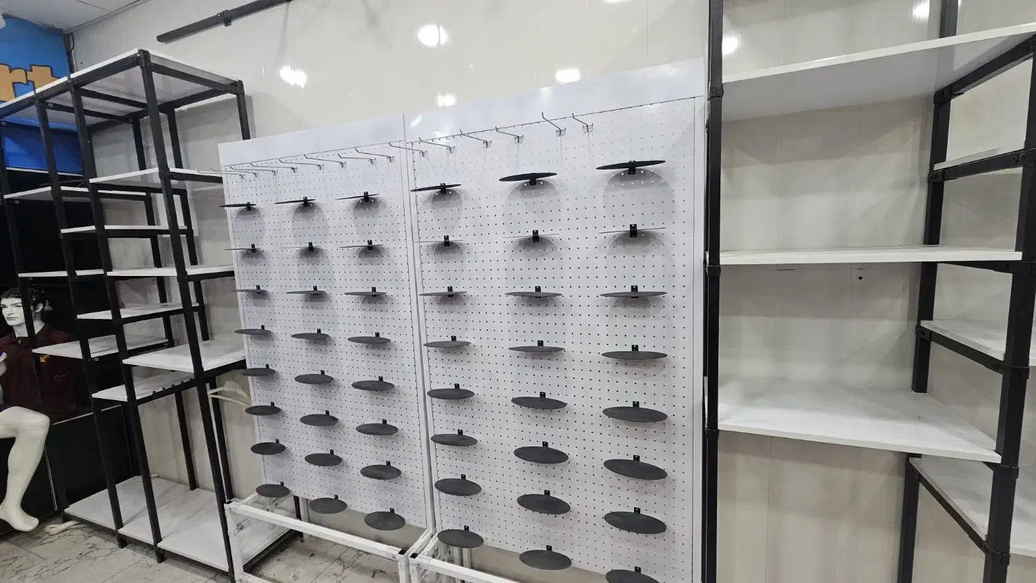 قفسه و ویترین مغازه|کتابخانه، شلف، قفسه‌های دیواری|میبد, |دیوار