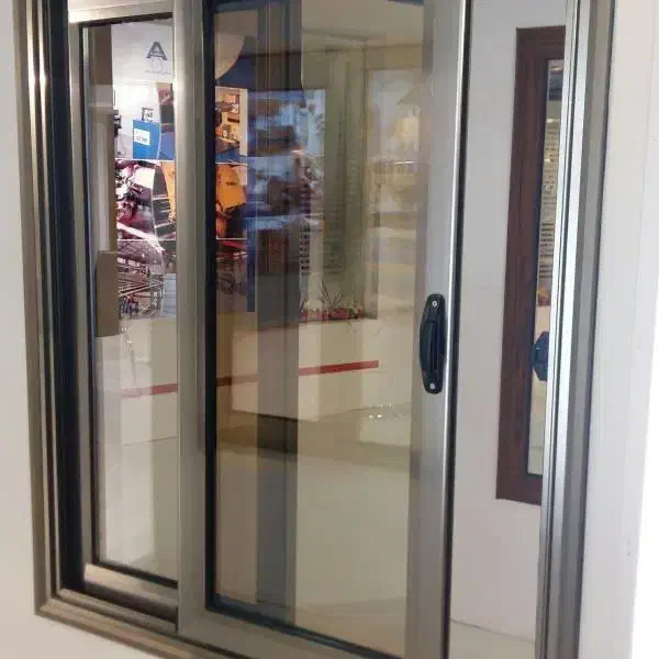 درب و پنجره سازی|خدمات پیشه و مهارت|پیشوا, |دیوار