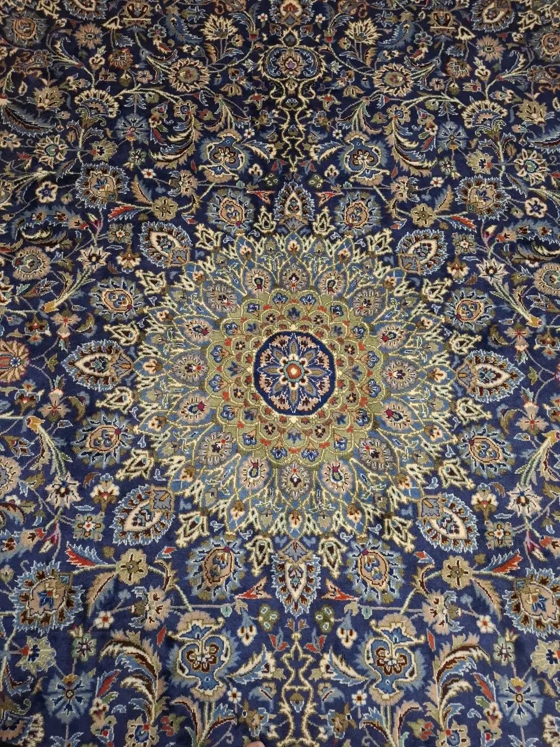 یک جفت فرش دست بافت ۱۲متری .رنگ سورمه ای خوش نقشه|فرش|قزوین, |دیوار