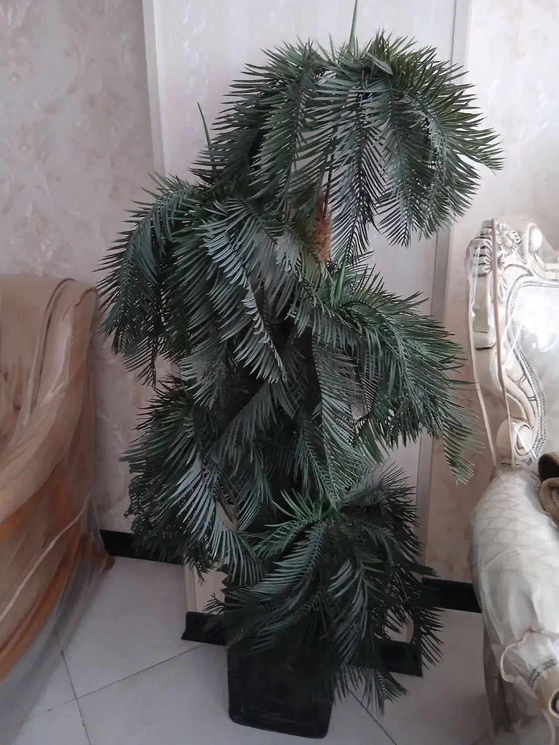 تعدادی گل و استند گل و درختچه|گل مصنوعی|اسلامشهر, شهرک قائمیه|دیوار