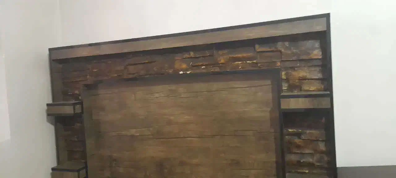 یک میز تلویزیون چهار کشوو جا برای وسایل تزیینی|میز تلویزیون|فیروزکوه, |دیوار