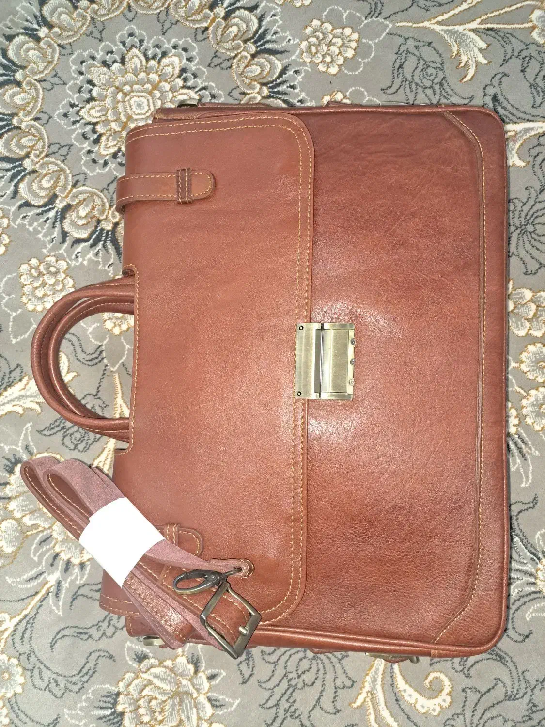 کیف اداری|کیف، کفش، کمربند|قدس, شهر‌قدس|دیوار