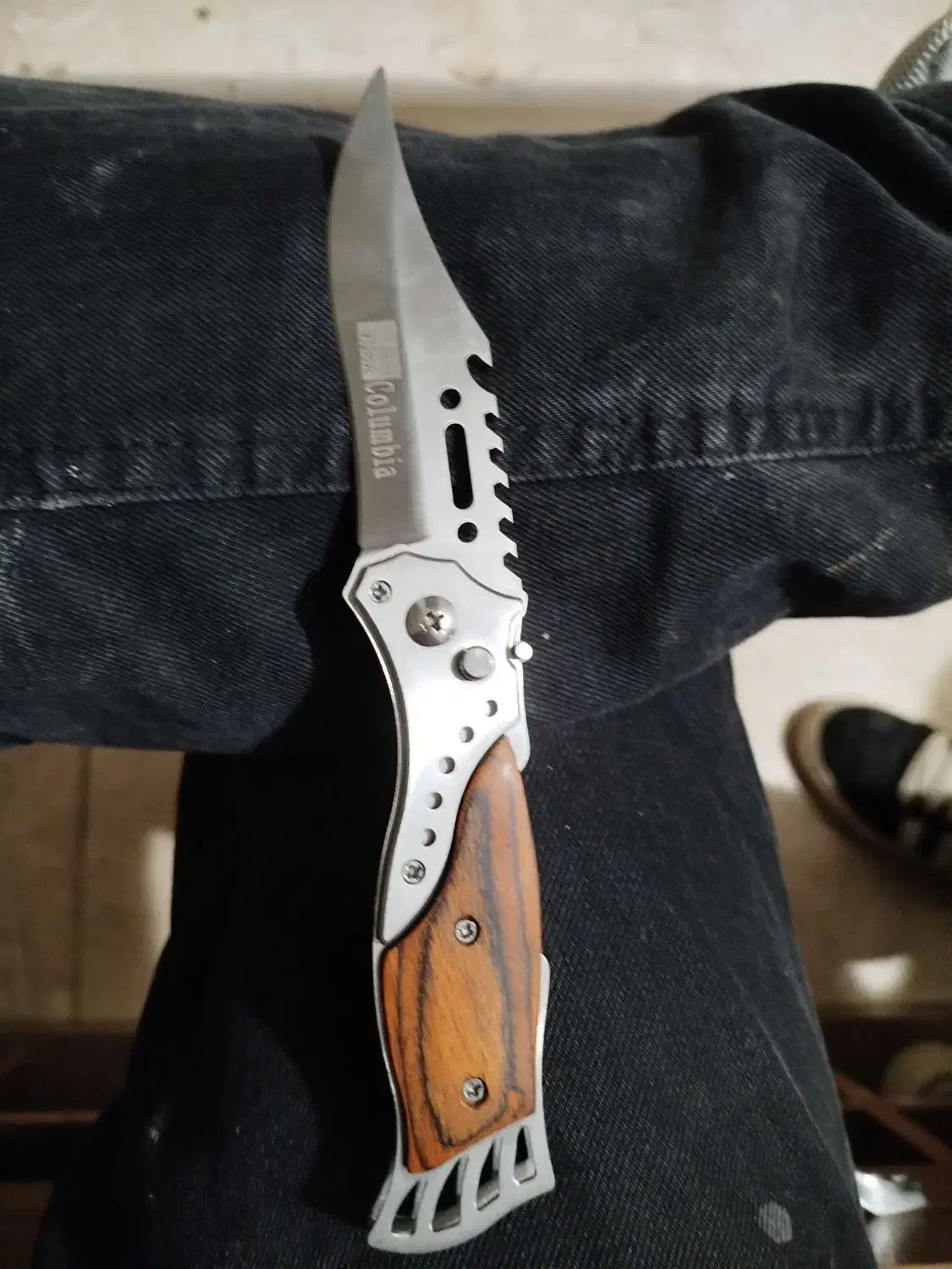 چاقو|کوهنوردی و کمپینگ|شاهین‌شهر, شهرک گلدیس|دیوار