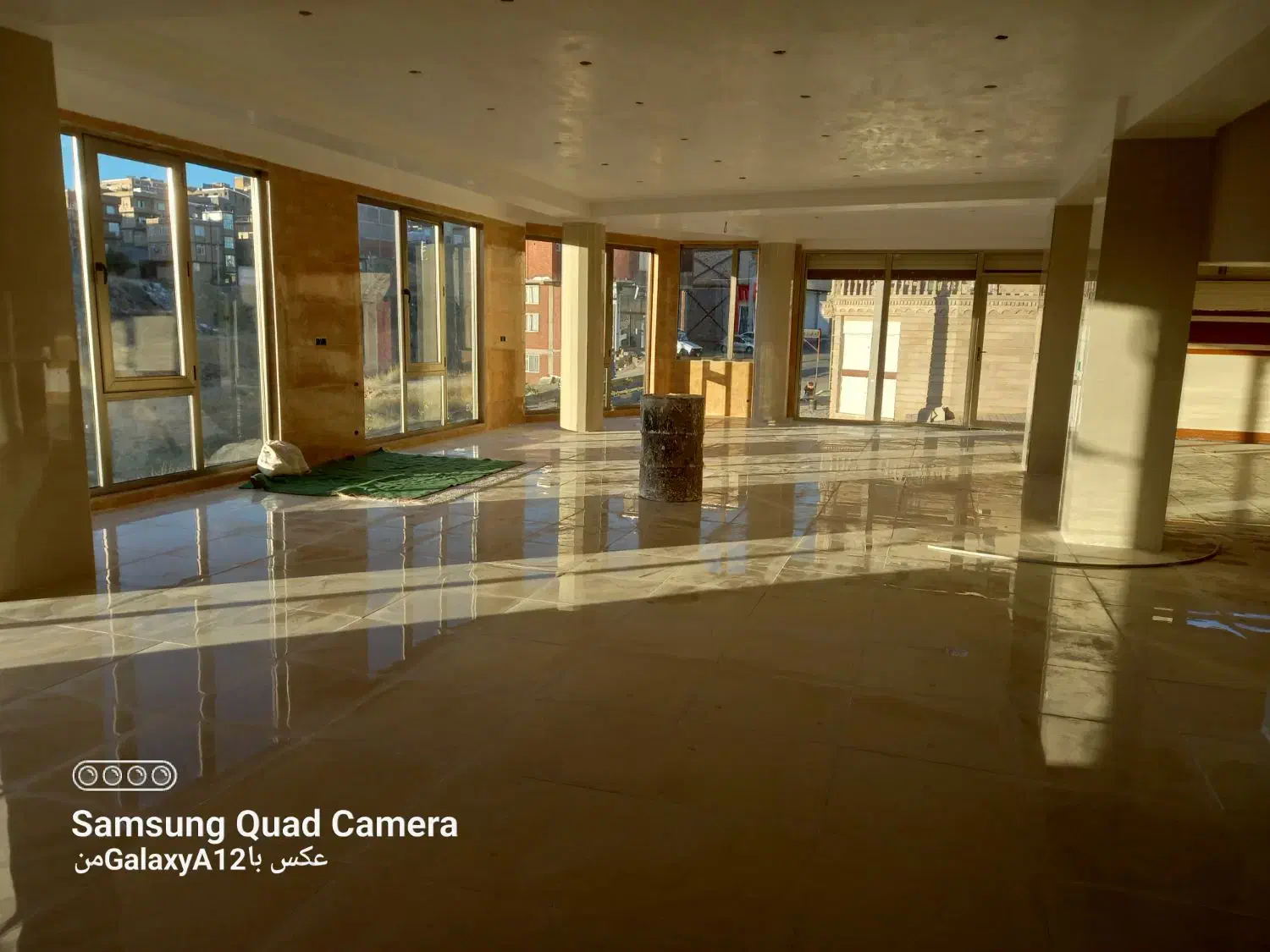 اجاره مغازه ۲۰۰ متری خیابان ۲۰متری دیواندره|اجارهٔ مغازه و غرفه|دیواندره, |دیوار