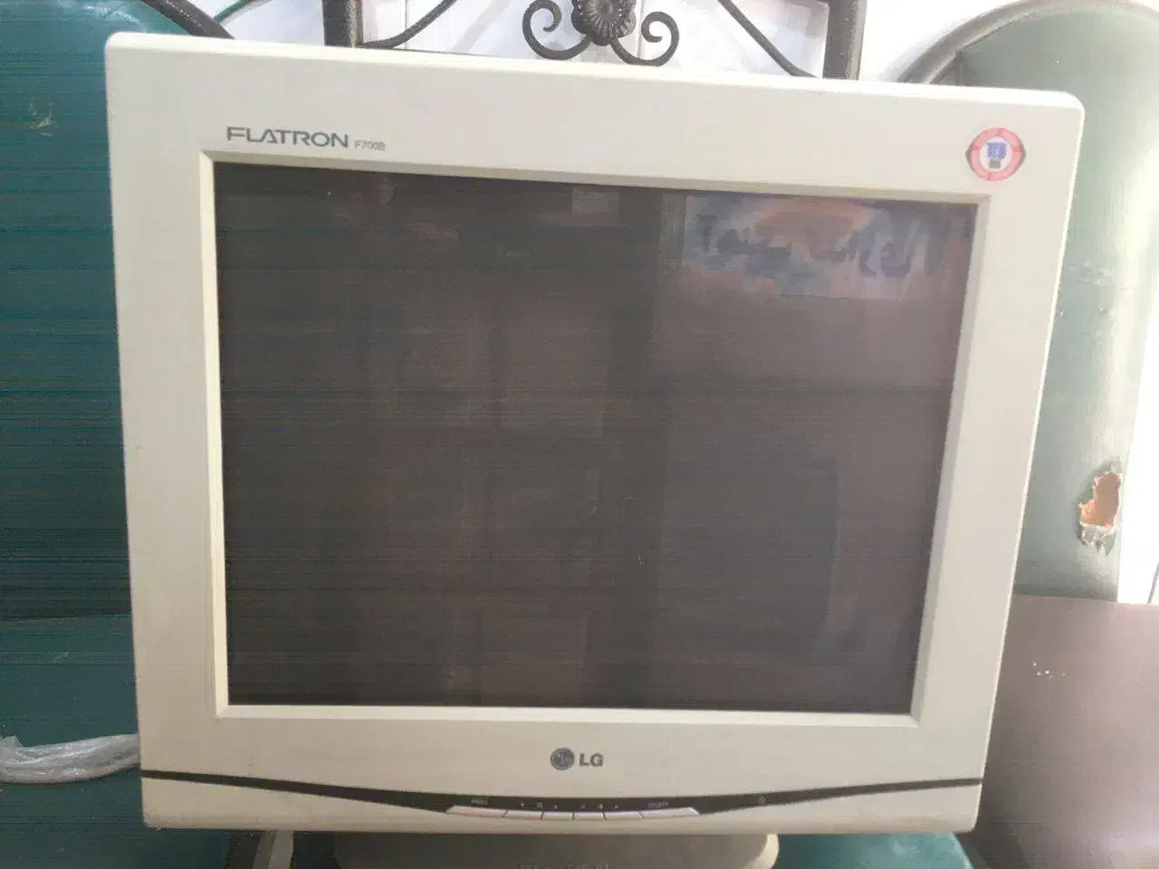 مانیتور|قطعات و لوازم جانبی رایانه|شیراز, قلعه نو|دیوار