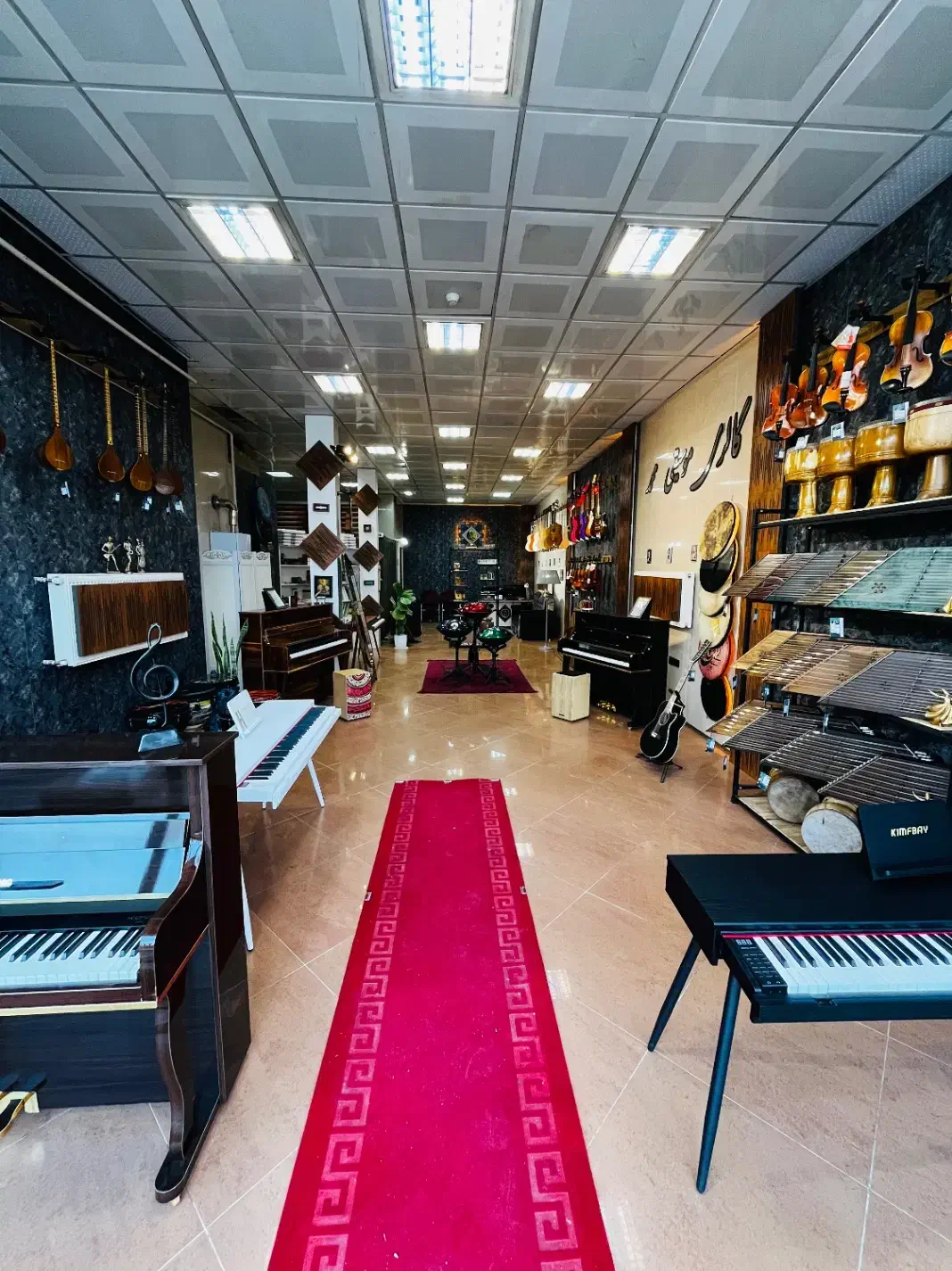 گالری موسیقی محمد|آلات موسیقی|ارومیه, |دیوار