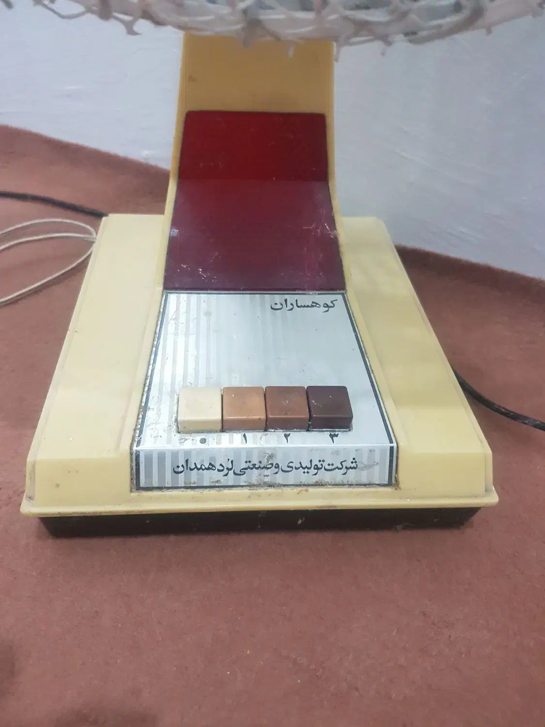 پنکه قدیمی بادور سه حالته و پره های فلزی.|پنکه و تصفیهکنندهٔ هوا|تبریز, |دیوار