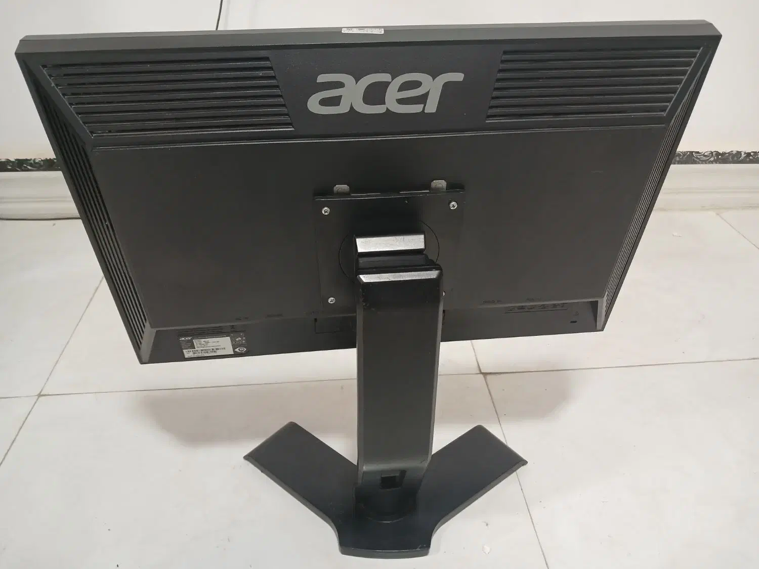 مانیتور ۲۲ اینچ|رایانه رومیزی|گناباد, |دیوار