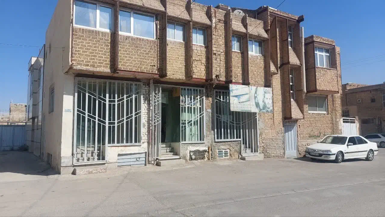 فروشی، منزل 3 طبقه و 4مغازه|فروش خانه و ویلا|اصفهان, سنجوانمره|دیوار