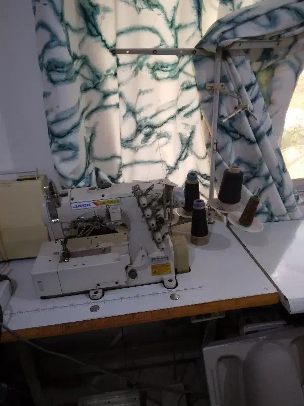 فروش چرخ میان دوزیک عدد|چرخ خیاطی و ریسندگی|لشت نشا, |دیوار