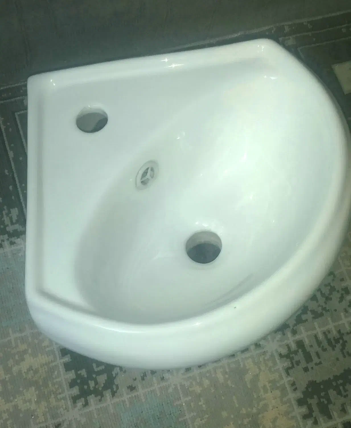 روشویی کوچک مخصوص گوشه|لوازم سرویس بهداشتی|نهاوند, |دیوار