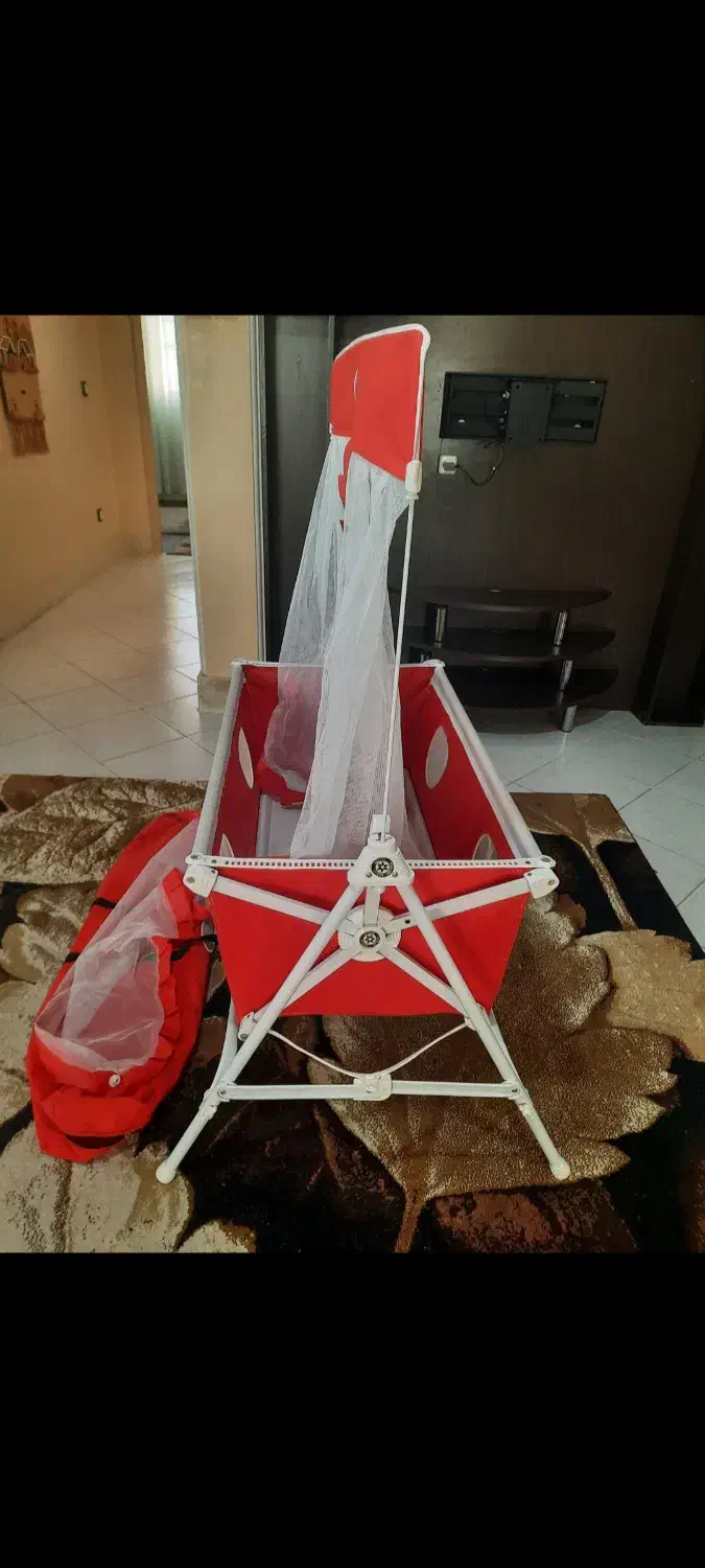 گهواره میلاد|تخت و صندلی بچه|شاهینشهر, فردوسی|دیوار