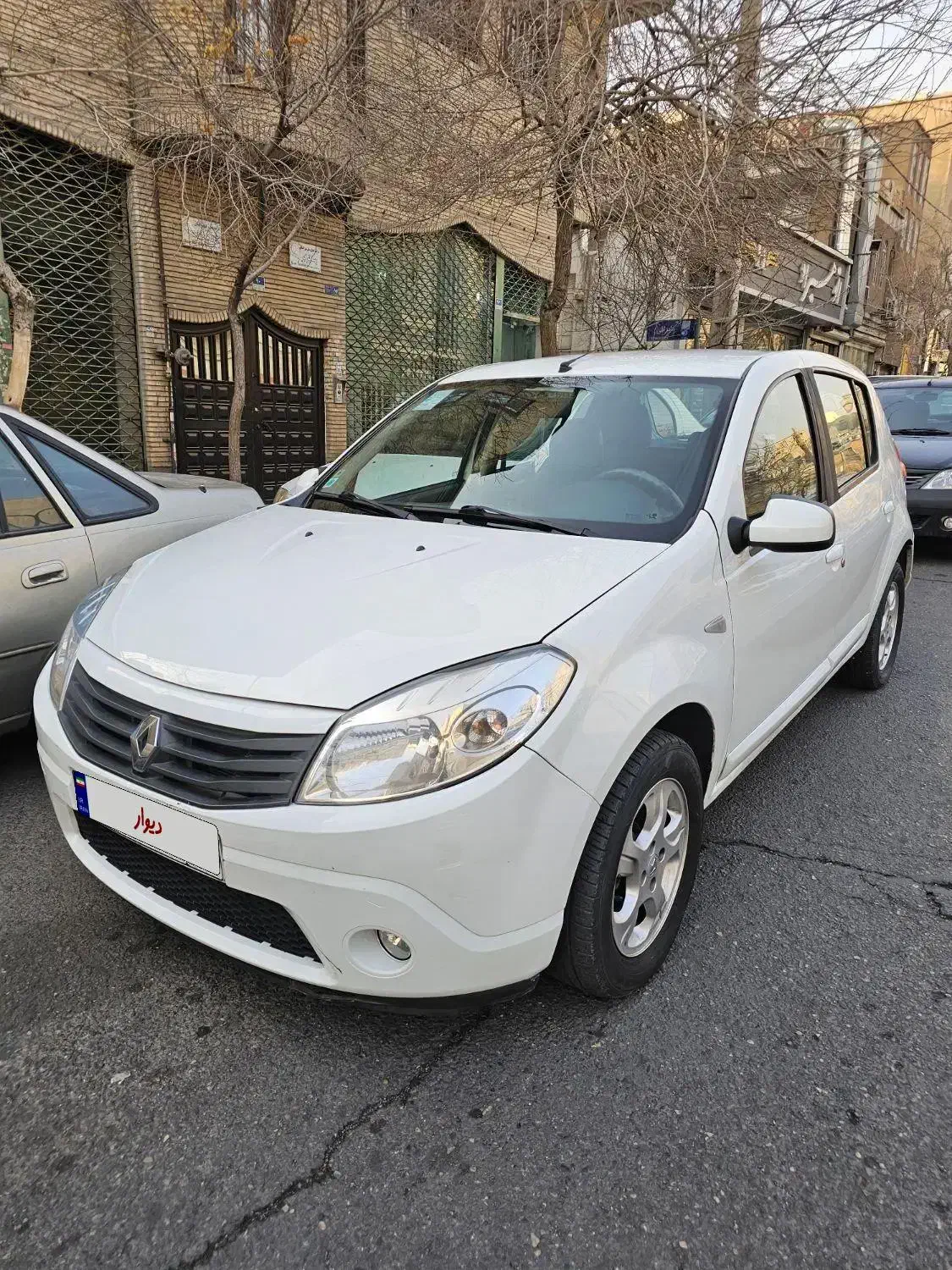 ساندرو اتوماتیک مدل ۱۳۹۶|خودرو سواری و وانت|تهران, جمهوری|دیوار