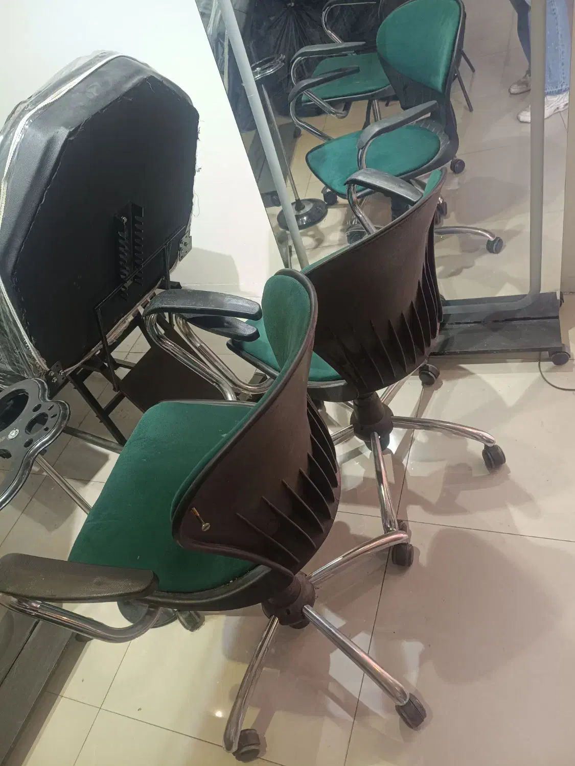 لوازم آرایشگاه کلا همه باهم ۴ ملیون|آرایشگاه و سالن‌های زیبایی|تهران, مرزداران|دیوار