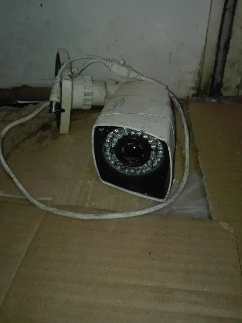 یک عدد دوربین سالم سالم|دوربین مداربسته|خورموج, |دیوار