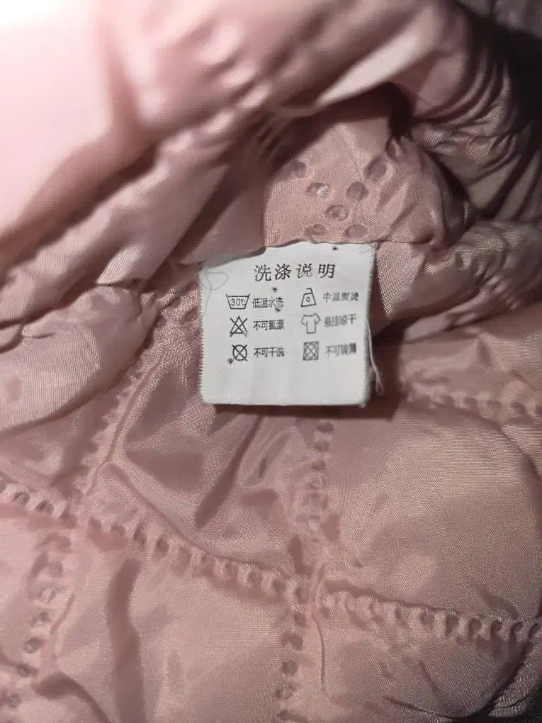 کاپشن خارجی درحد نو|کفش و لباس بچه|شاهینشهر, خانه کارگر|دیوار