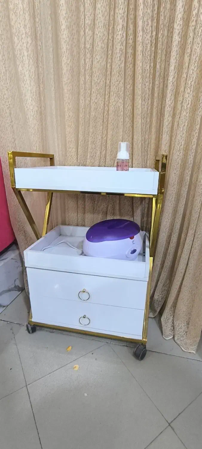 فروش وسایل میز ناخن ترولی همه کاره و استند|آرایشگاه و سالن‌های زیبایی|جیرفت, |دیوار