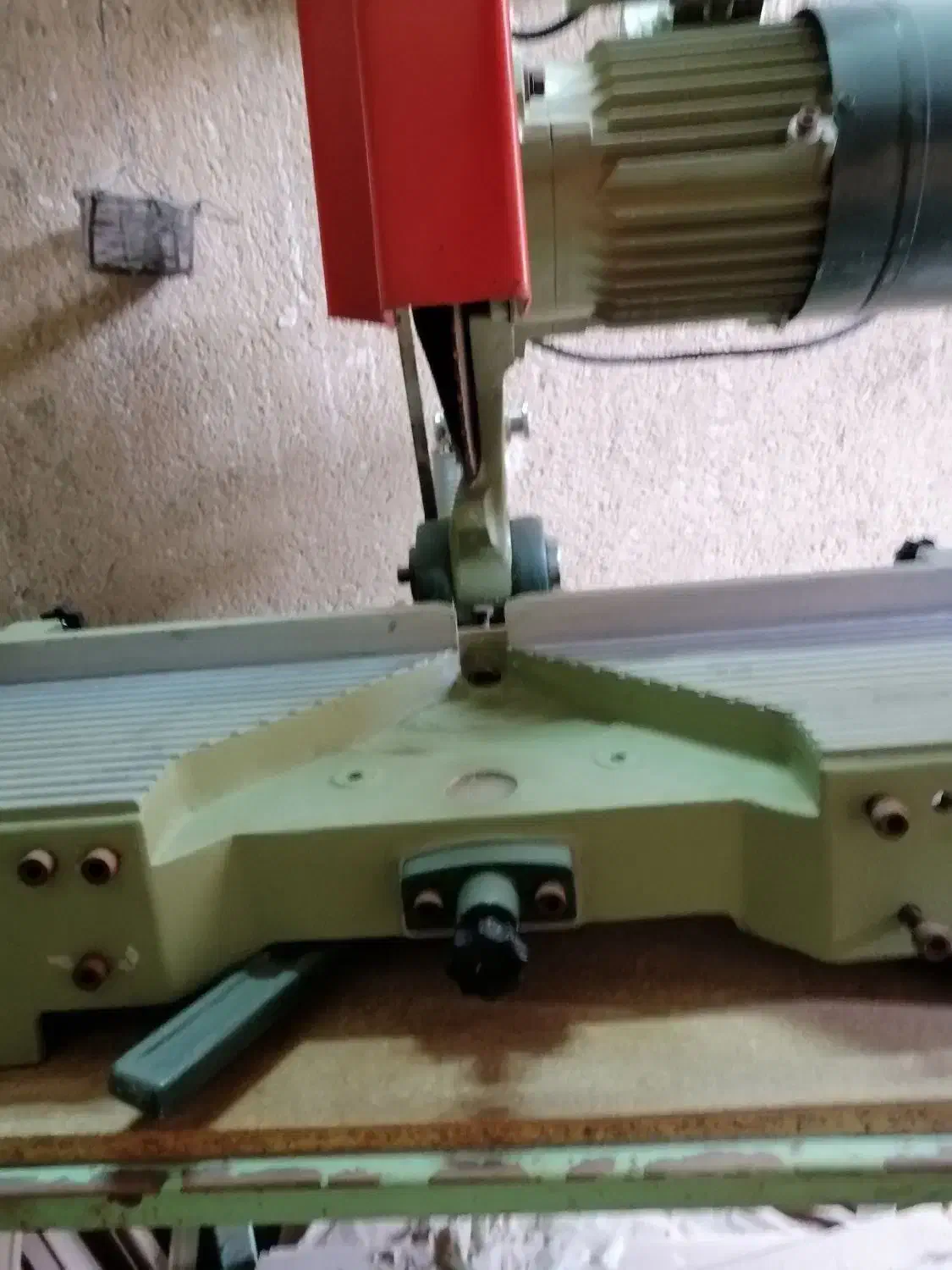 اره برقی فارسی بر الماسه چوب|ابزارآلات|زاهدان, |دیوار