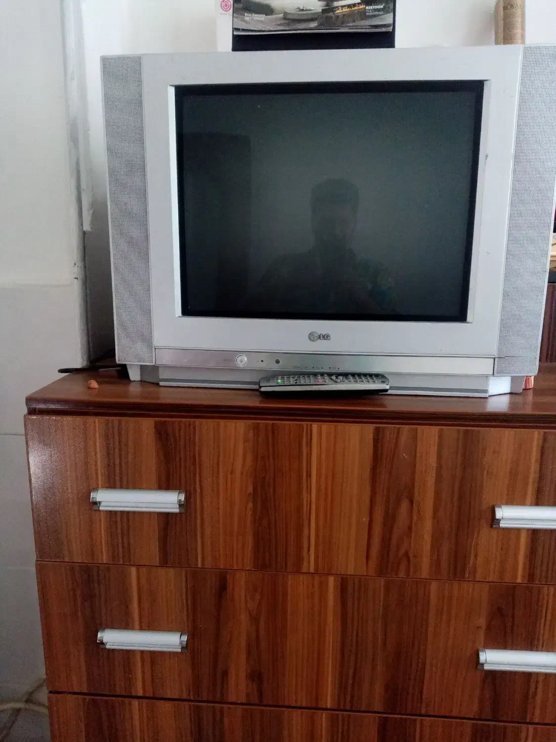 تلویزیون 21 اینچ الجی کاملا سالم به شرط|تلویزیون و پروژکتور|کرمانشاه, |دیوار