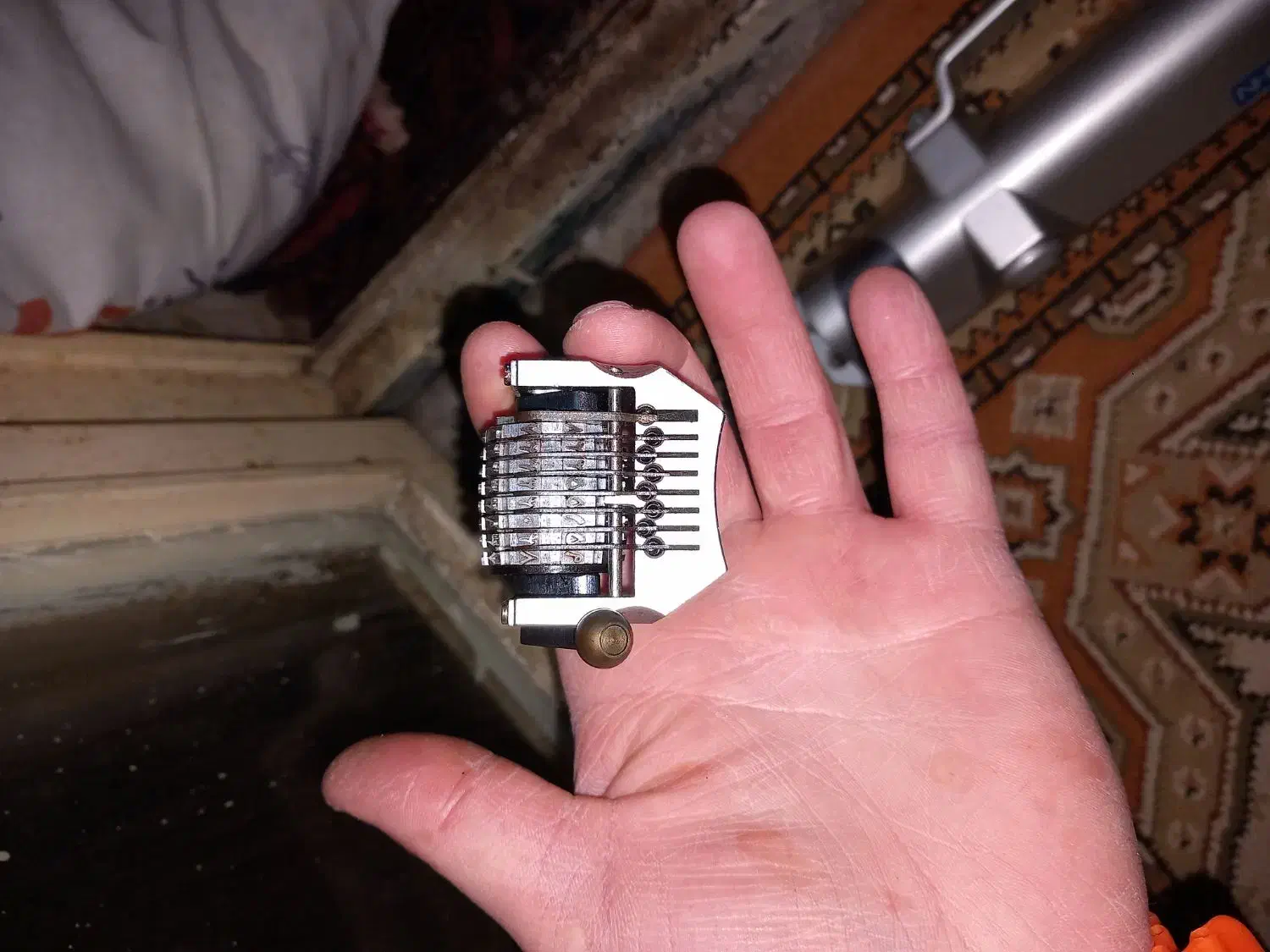 یک عدستگاه شماره زن|پرینتر، اسکنر، کپی، فکس|اندیشه, اندیشه فاز ۴|دیوار