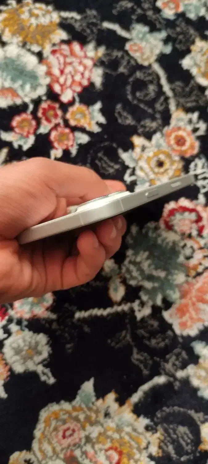 آیفون ۱۶ نرمال سفید ۱۲۸|موبایل|مشکین‌دشت, |دیوار