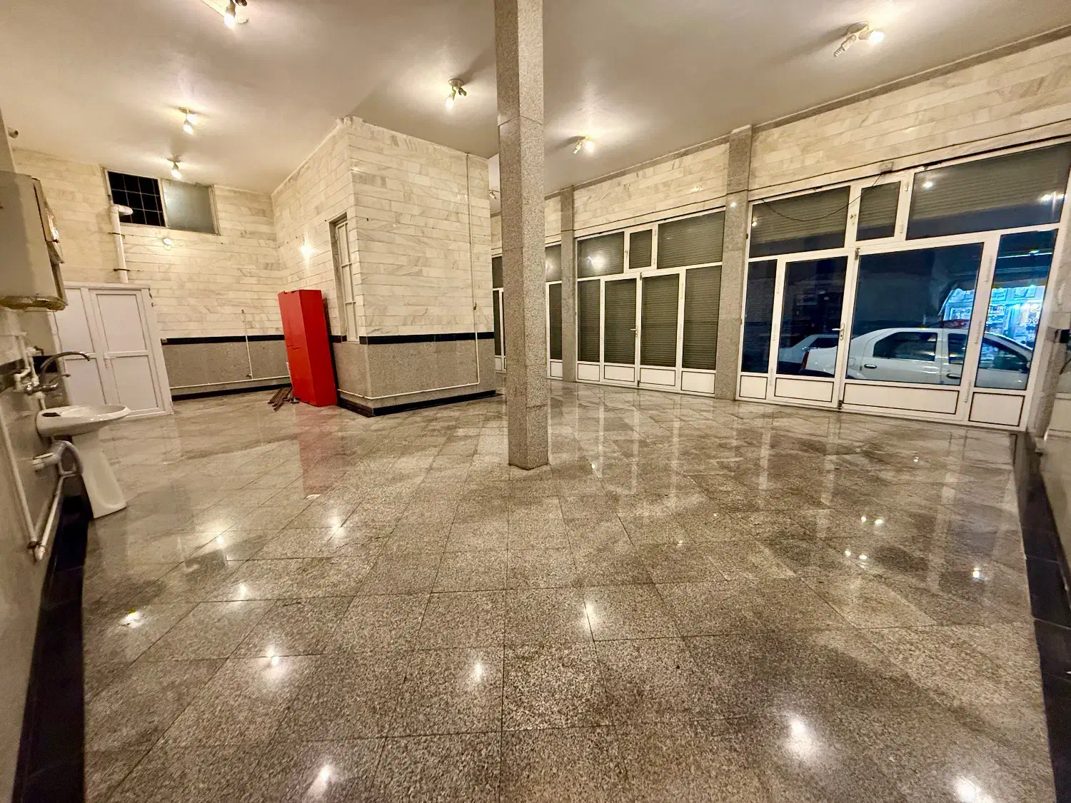 اجاره مغازه ۱۱۰ متری فولامکانات در پیرعبدالملک|اجارهٔ مغازه و غرفه|اردبیل, |دیوار