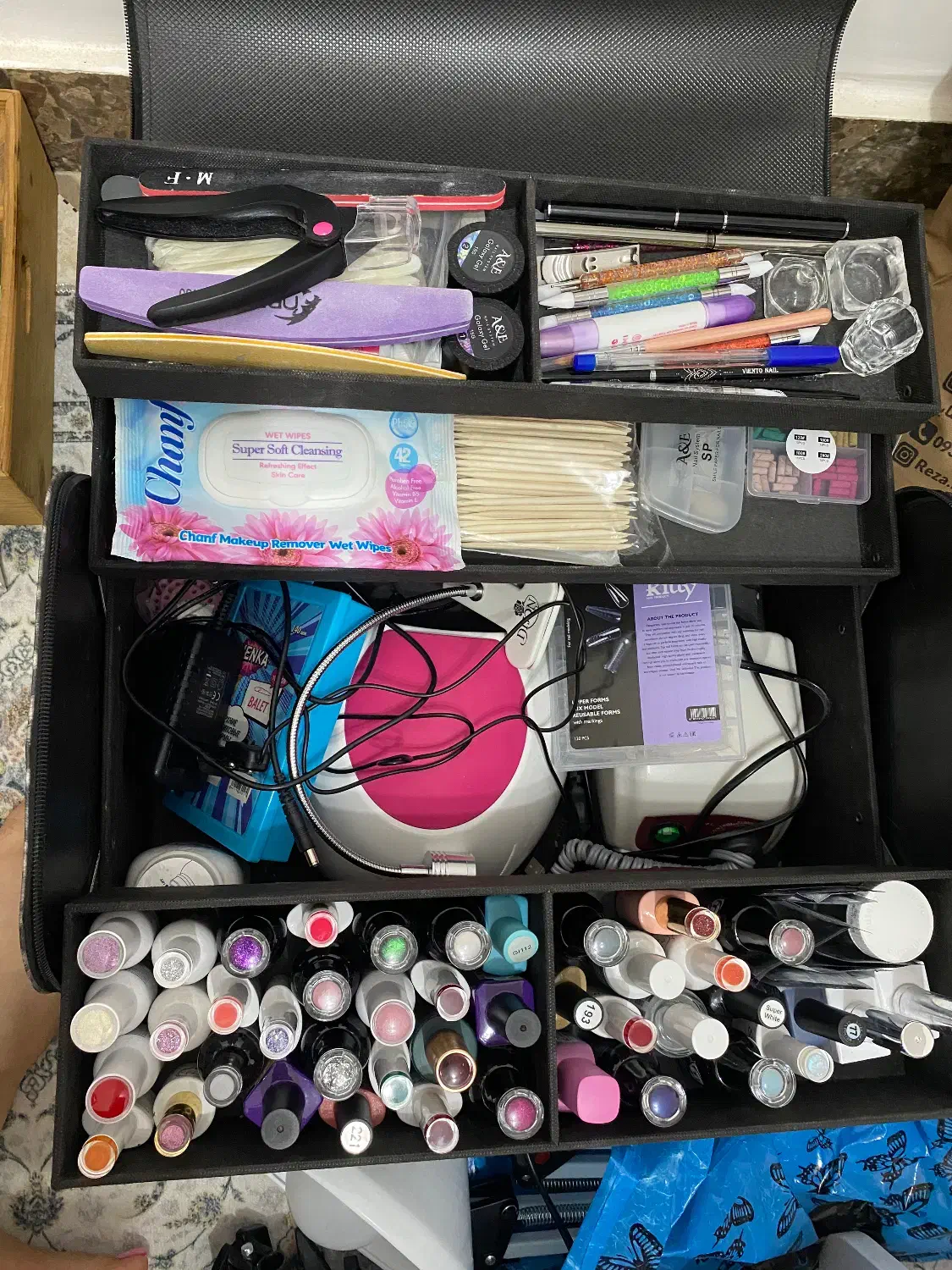 لوازم کاشت ناخن|آرایشگاه و سالنهای زیبایی|رشت, کاکتوس|دیوار