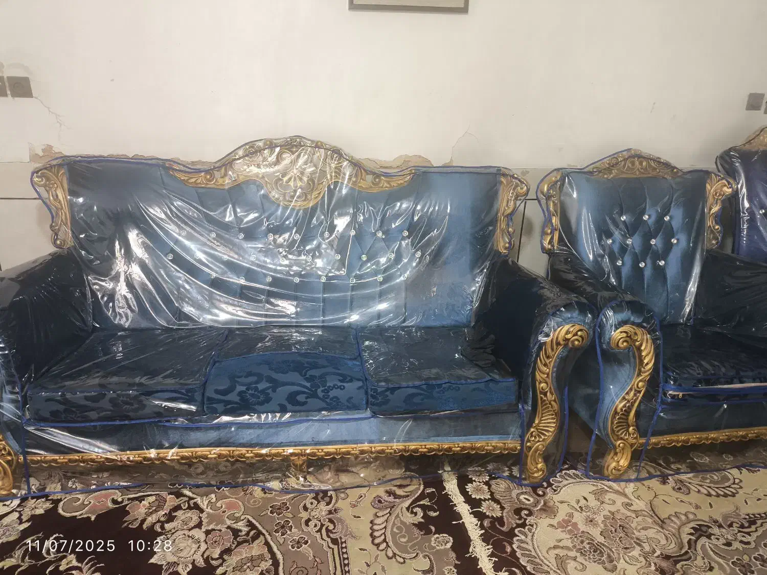مبل هفت نفره +میز ناهارخوری 4نفره+ویترین|مبلمان خانگی و میز عسلی|اصفهان, دستگرده|دیوار