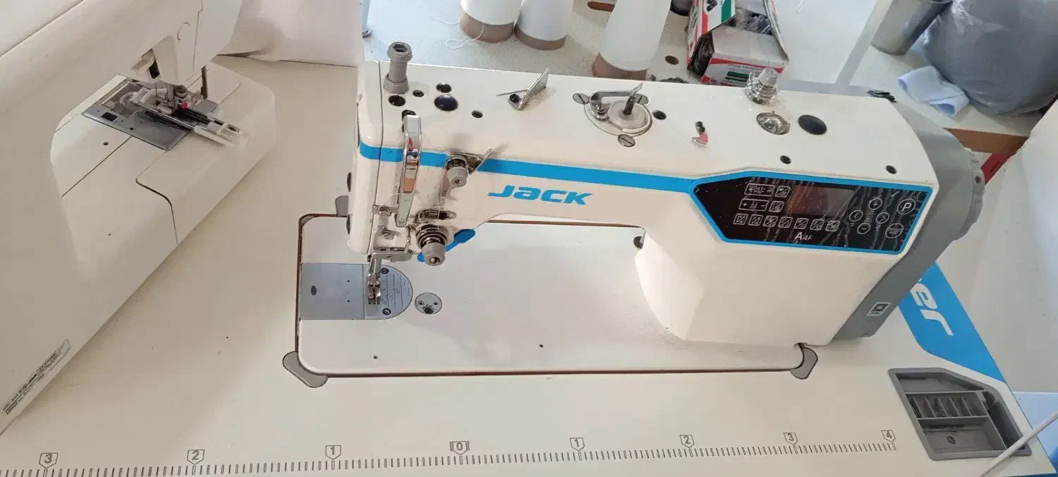 چرخ راسته دوز کامپیوتر ی نخ قطع کن داره ..|چرخ خیاطی و ریسندگی|میانه, |دیوار