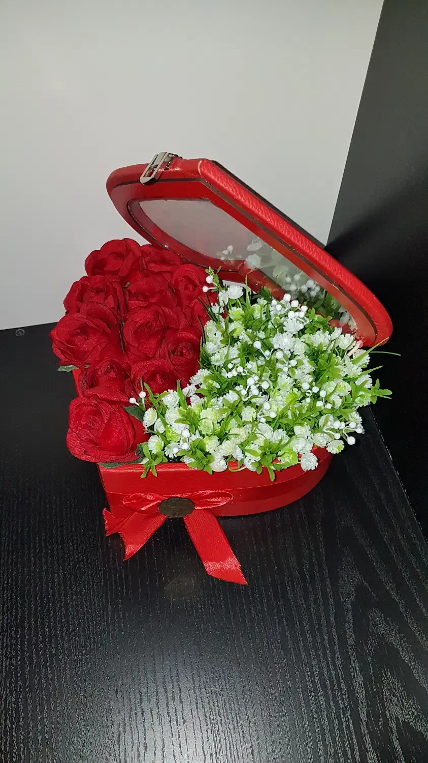 گل عروسی و هدیە|گل مصنوعی|نقده, |دیوار