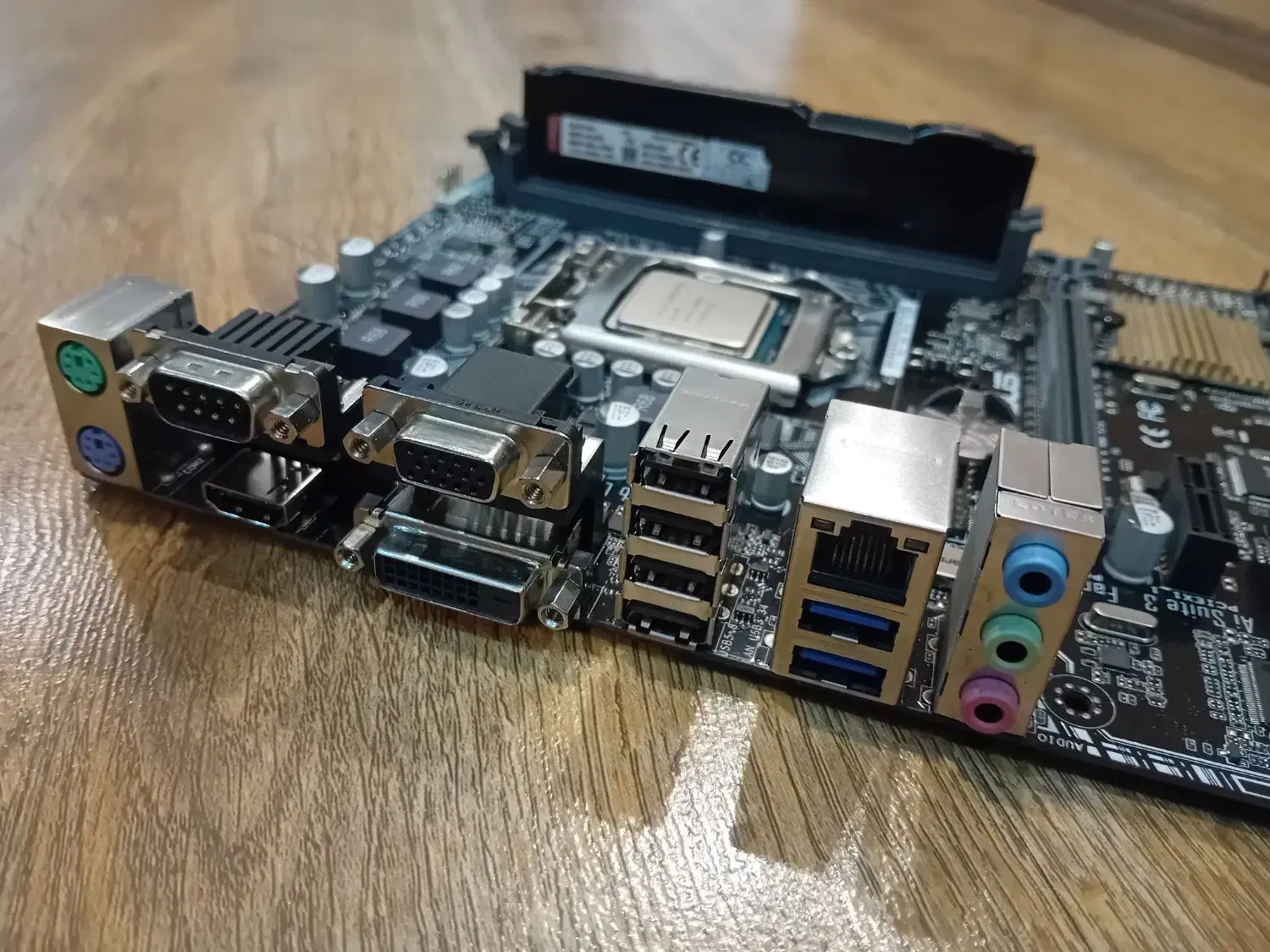 مادربورد ایسوس h110m-c با رم ۴ گیگ ddr4|قطعات و لوازم جانبی رایانه|تهران, شاهین|دیوار