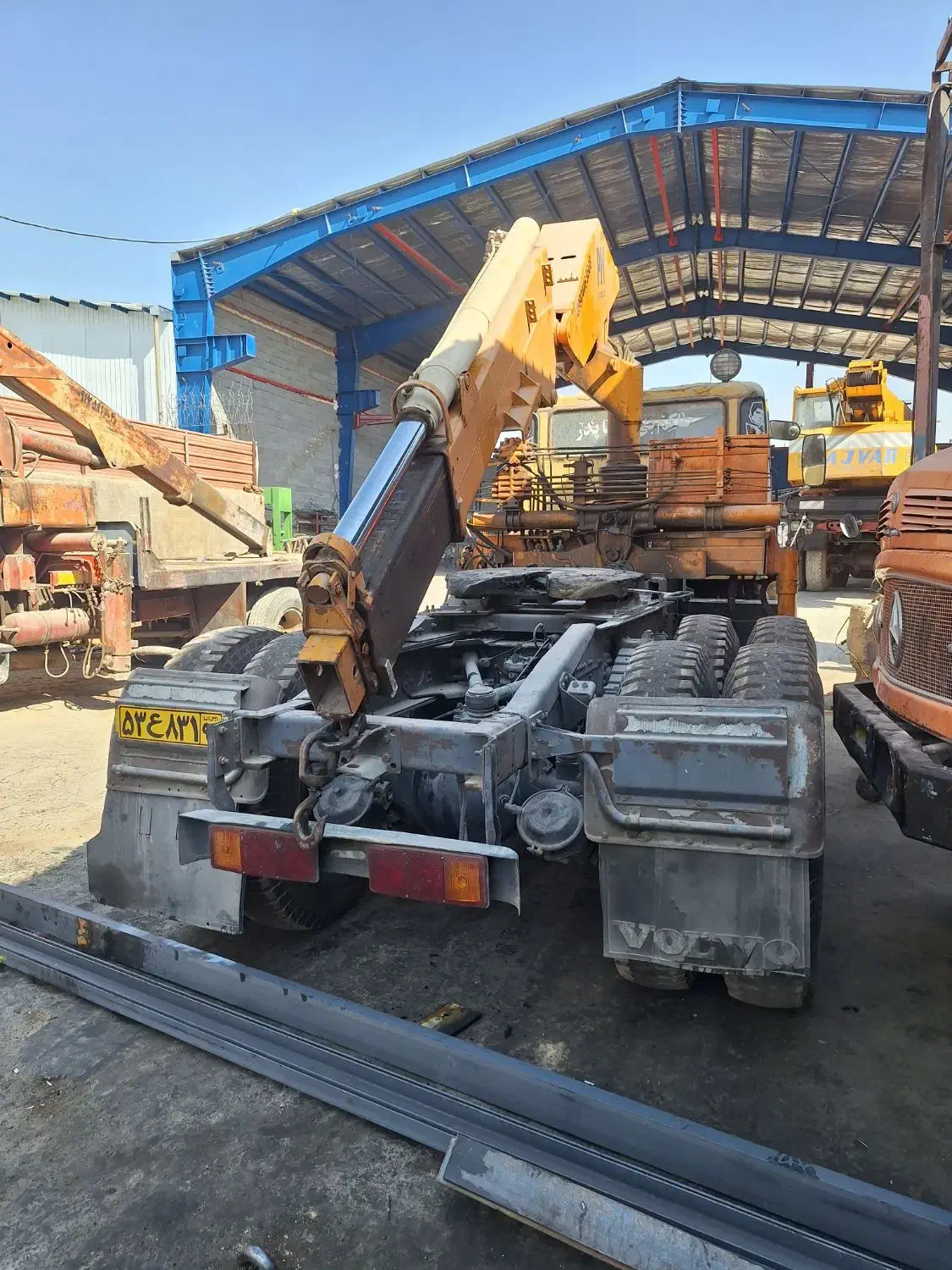 ولوو کشنده جرثقیل کارت سند جرثقیل|خودرو سنگین|شیراز, کرونی(خاتونک)|دیوار