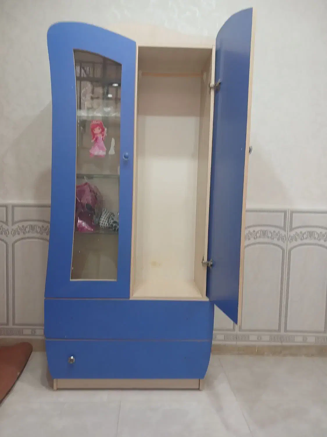 کمداسباب بازی ولباس . ویترین بچه گانه|اسباب و اثاث بچه|همدان, |دیوار