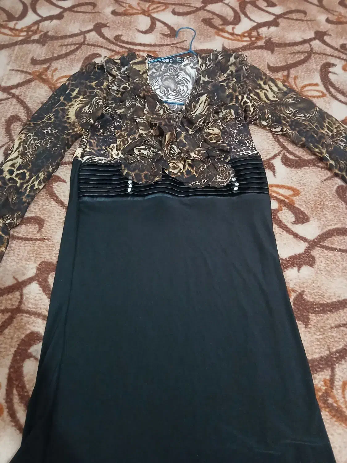 پیراهن مجلسی|لباس|ورامین, ورامین|دیوار