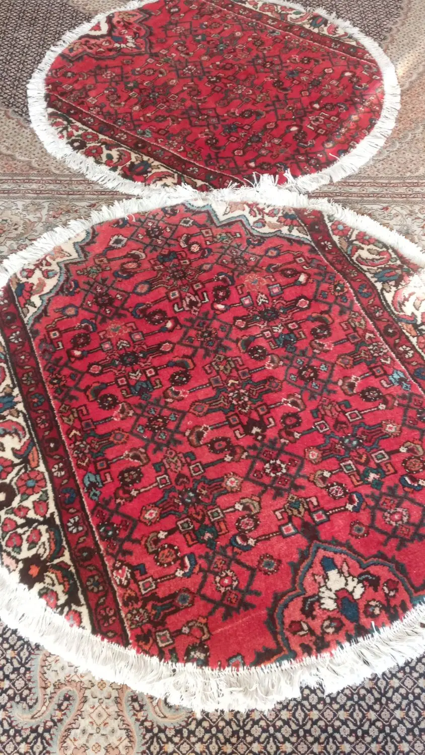 ۲عدد فرش گرد تیکه دوزی شده قیمت ۶۲۰۰۰۰۰میلیون تومن|فرش|همدان, |دیوار