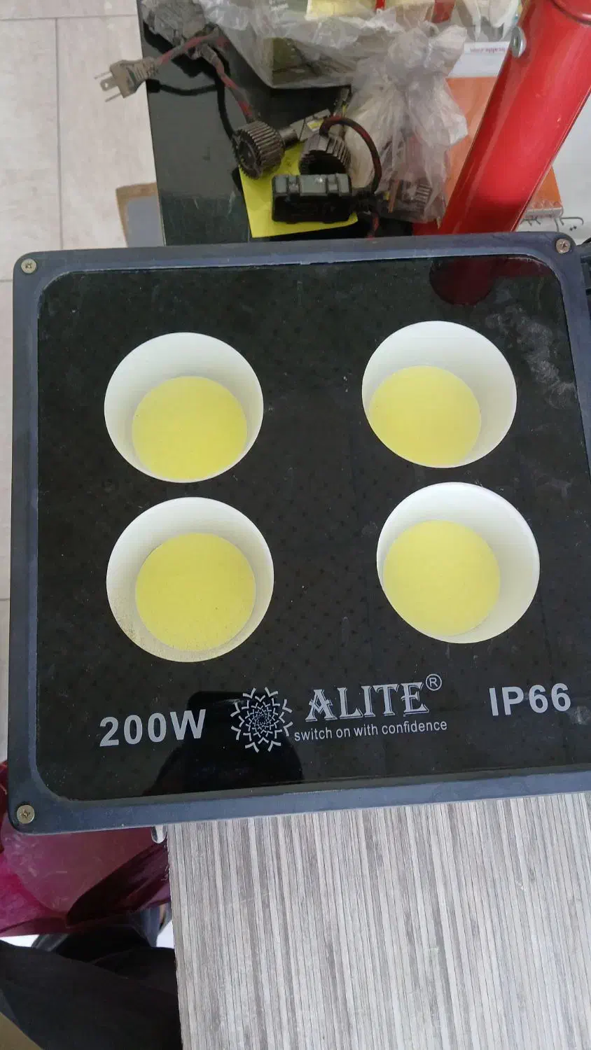 تعمیرات هدلایت ماشین و پرژکتور led|لامپ و چراغ|میبد, |دیوار