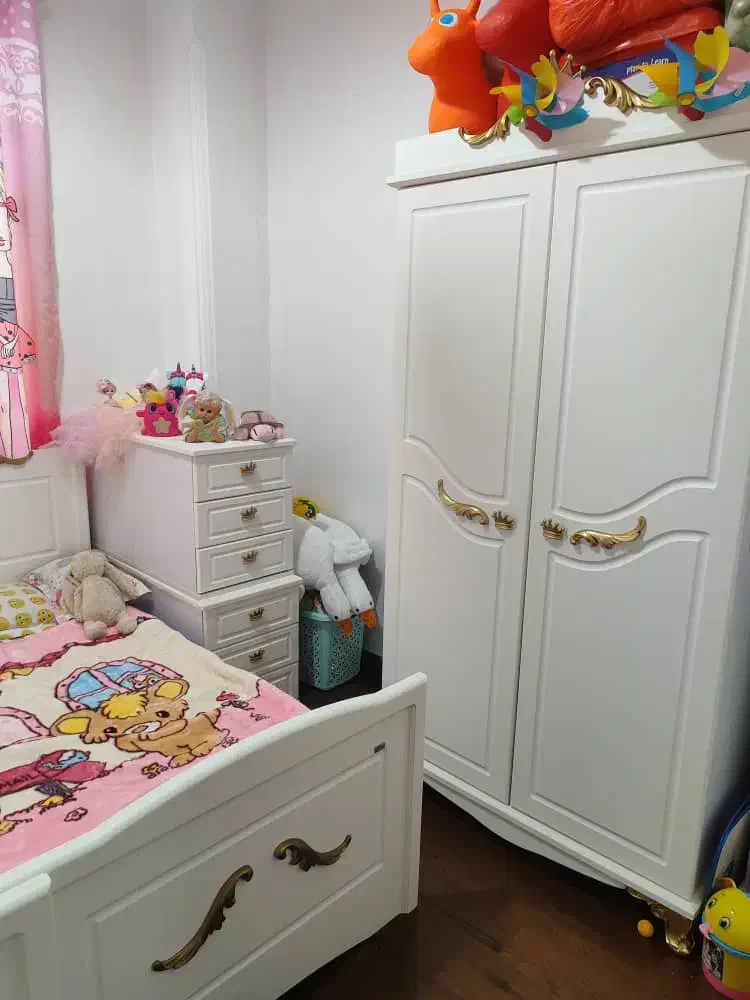 کمد دو در و تخت کودک و نوجوان از برند معتبر ژیک|تخت و سرویس خواب|لاهیجان, کوه بیجار|دیوار