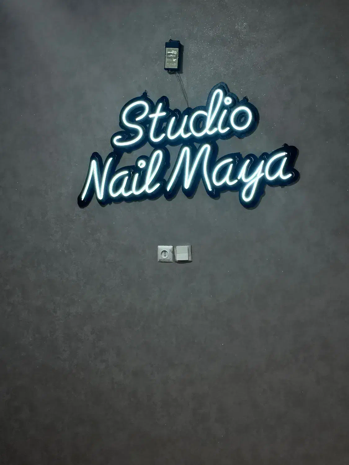 تابلو مرکز ناخن و تمامی ابزارو مواد کاشت ناخن|آرایشگاه و سالن‌های زیبایی|خرم‌آباد, |دیوار