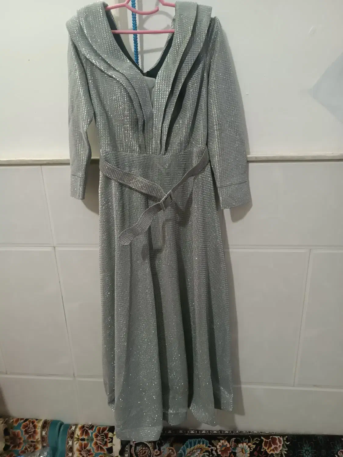 لباس مجلسی|لباس|قم, نیروگاه|دیوار